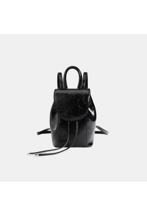 Fashionable and versatile leather backpack