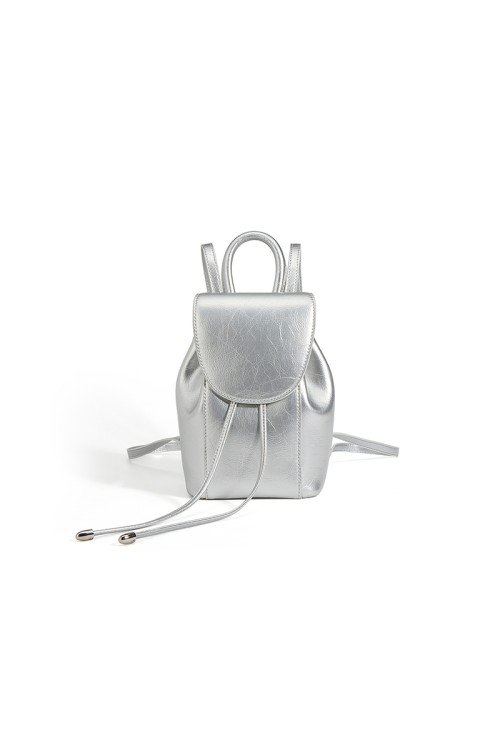 Fashionable and versatile leather backpack