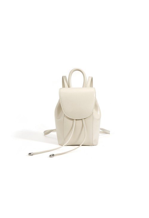Fashionable and versatile leather backpack