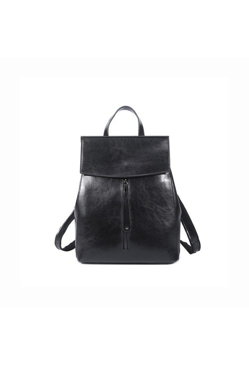 Elegant and comfortable waxed leather backpack