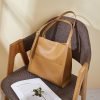 Casual large capacity leather women's shoulder bag