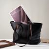 Classic elegant large capacity women's shoulder bag