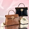 Exquisite smooth leather women's shoulder bag